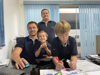 Aos 5 anos, Gabriel conseguiu vender um carro para a sua professora