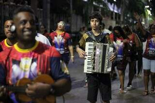 Em Corumb&aacute;, escolas de samba fazem o &ldquo;teste&rdquo; na passarela do samba