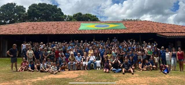 H&aacute; 36 anos, fam&iacute;lia re&uacute;ne parentes de todo o pa&iacute;s para &#039;folia com Deus&#039;