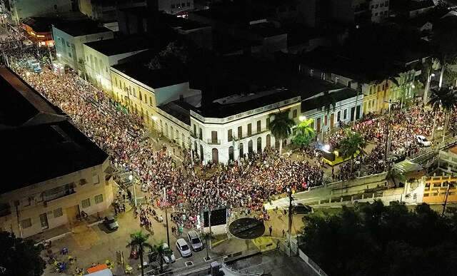 Cibalena mant&eacute;m a tradi&ccedil;&atilde;o e arrasta multid&atilde;o em Corumb&aacute;