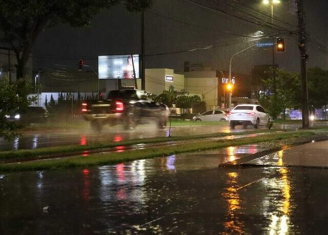 Volume de chuva em fevereiro varia at&eacute; 145% entre bairros da Capital