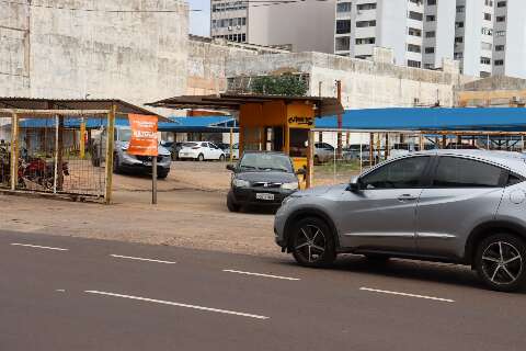 Fam&iacute;lia que prometeu shopping ainda deve 23 milh&otilde;es