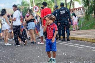 Capivara Blas&eacute; junta Carnaval e Oscar e leva 12 mil pessoas &agrave;s ruas