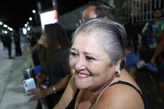 Desfiles das escolas de samba d&atilde;o sequ&ecirc;ncia ao Carnaval na Capital