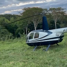 Helic&oacute;ptero recuperado na fronteira &eacute; levado para hangar da pol&iacute;cia