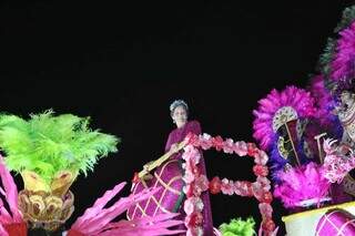 1&ordf; noite de desfile &eacute; marcada por homenagens, tradi&ccedil;&atilde;o e ancestralidade