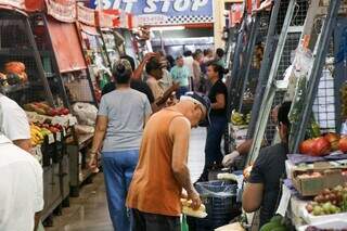 Enquanto o Mercad&atilde;o tem boas vendas, com&eacute;rcio do Centro &quot;esvazia&quot; no Carnaval