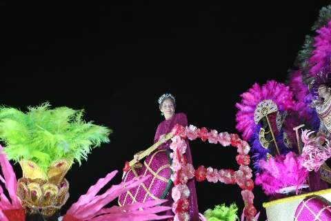 1&ordf; noite de desfile &eacute; marcada por homenagens, tradi&ccedil;&atilde;o e ancestralidade