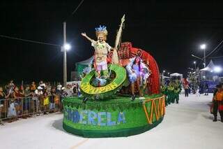 Matriarcas, ancestralidade e cultura corumbaense marcam 2&ordm; dia de desfiles