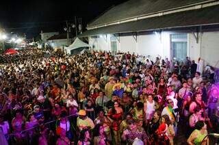 Cord&atilde;o Valu lota Esplanada Ferrovi&aacute;ria na despedida do Carnaval 