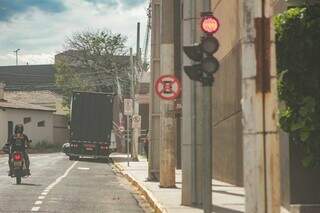 Shoppings s&atilde;o redutos da faixa amarela e estacionar perto s&oacute; pagando caro 