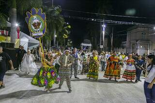 Hoje &eacute; dia de reviver o romantismo dos velhos carnavais em Corumb&aacute;