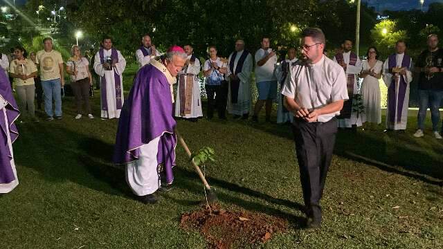 Campanha promove plantio de mudas e missa ao ar livre no Parque das Na&ccedil;&otilde;es