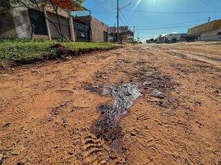 Homem &eacute; atacado por motociclista e morto a facadas