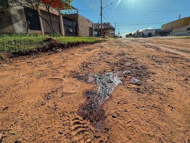 Homem &eacute; atacado por motociclista e morto a facadas