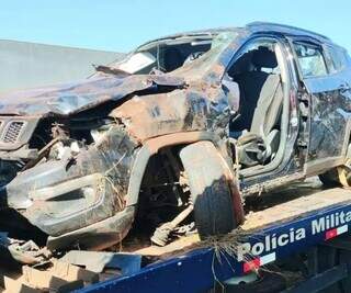 Com Jeep lotado de maconha, jovem foge da pol&iacute;cia e morre em capotagem