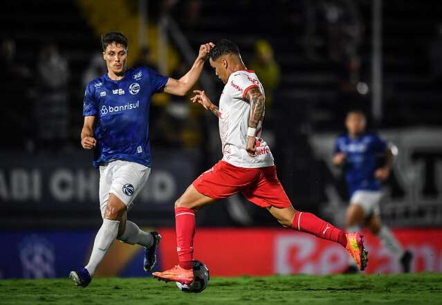 Bragantino avan&ccedil;a na Copa do Brasil ao vencer S&atilde;o Jos&eacute; nos p&ecirc;naltis