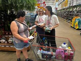 A&ccedil;&atilde;o do MPMS identifica viol&ecirc;ncia dom&eacute;stica durante abordagem em supermercado