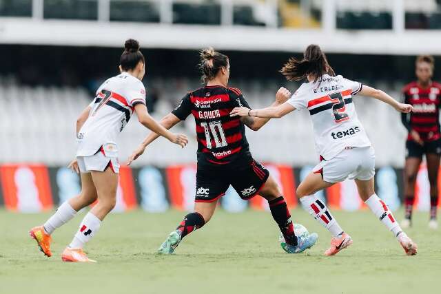 S&atilde;o Paulo vence Flamengo e vai &agrave; final da Supercopa Feminina