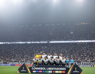 Corinthians vence Barcelona, mas perde vaga na Libertadores