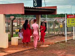 Oruam, filho de Marcinho VP, faz visita ao pai em pres&iacute;dio de Campo Grande