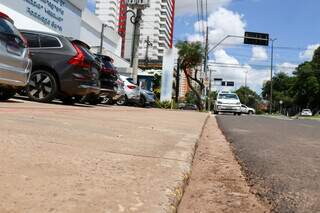 Motoristas evitam confus&atilde;o, mas podem estacionar em vagas &quot;exclusivas&quot;