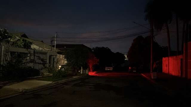 Depois do temporal da tarde, moradores acumulam tr&ecirc;s horas sem energia el&eacute;trica 