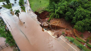 Prefeita e secret&aacute;rio vistoriam danos causados por temporal