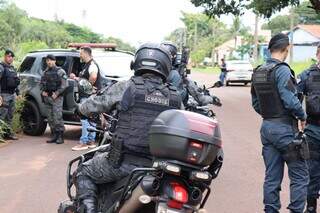 Grupo invade terreno no Rita Vieira, &ldquo;batiza&rdquo; lotes e deixa vizinhan&ccedil;a em p&acirc;nico