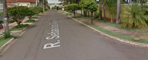 Em 40 minutos, homem arromba escola, invade 4 casas e fere cachorro 