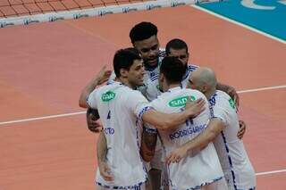 Sada Cruzeiro sofre no 2&ordm; set, mas sobra nos outros e vence por 3 a 1 