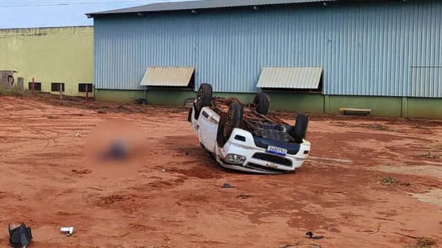 Empres&aacute;rio morre ap&oacute;s capotar caminhonete na BR-158