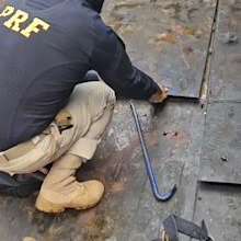 Caminh&atilde;o com fundo falso transportava 366 kg de coca&iacute;na para Minas Gerais