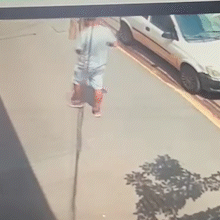 Perdeu R$ 600? Dinheiro achado na rua vira miss&atilde;o de &lsquo;resgate&rsquo; em cl&iacute;nica