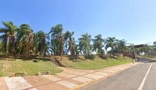 Corpo ensanguentado é encontrado com tiro no pescoço na Orla Ferroviária Corpo ensanguentado é encontrado com tiro no pescoço na Orla Ferroviária