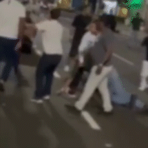 Briga generalizada em frente de bar deixa dois feridos em Costa Rica