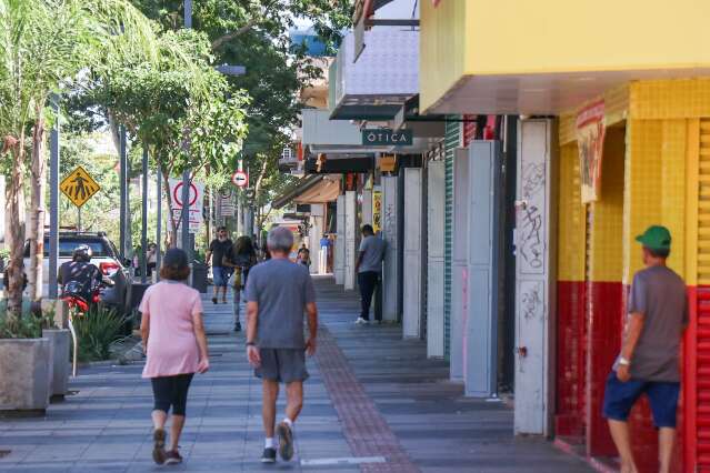 Comércio, bancos e serviços: veja o que abre e fecha no feriadão em Campo Grande