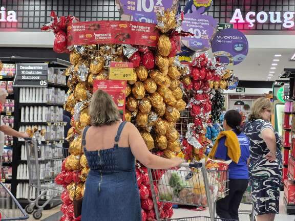 Corredor de ovos de Páscoa é cada vez menor em supermercados, assim como consumo