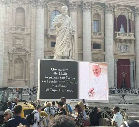 No lugar certo "sem querer", campo-grandense registra dia de luto no Vaticano