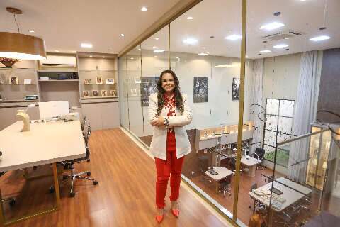 Neilce Scalon construiu imp&eacute;rio de semijoias que transforma vidas 