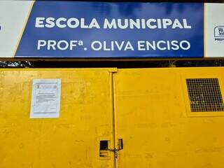Sem saber de paralisa&ccedil;&atilde;o, desavisados encontram port&otilde;es fechados nas escolas 
