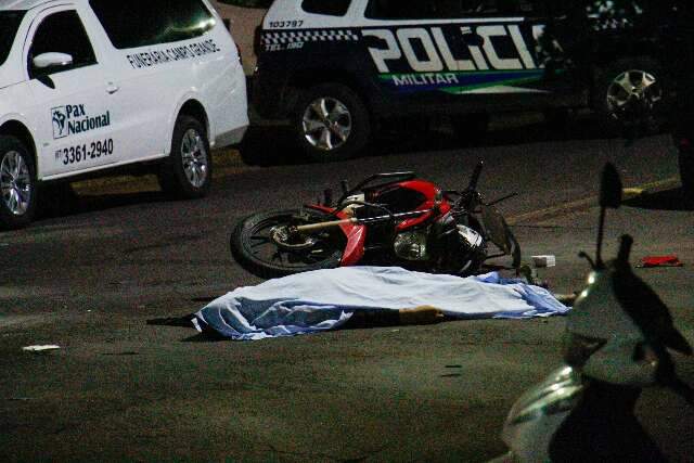 Após queda, motociclista é atropelado por ônibus e morre na Joaquim Murtinho