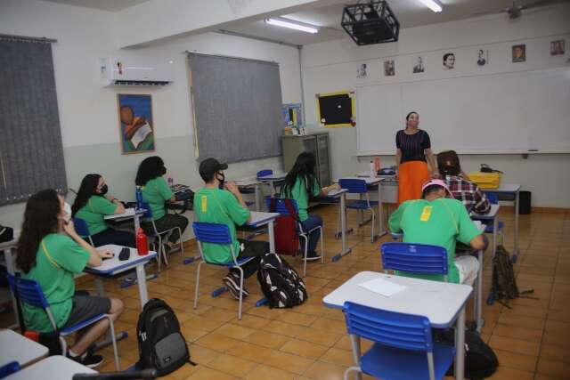 Estado recomenda distanciamento e m&aacute;scaras nas escolas