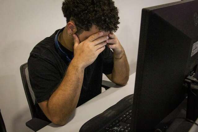 De chefe vil&atilde;o a sal&aacute;rio ruim, trabalho hoje d&oacute;i igual amor nas salas de terapia