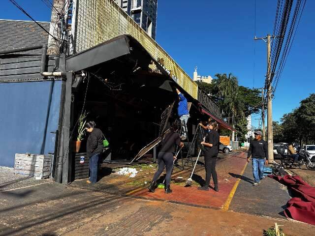 Foi um livramento, diz dono de Café Mostarda, que também calcula prejuízos