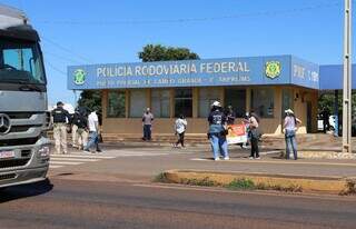 Campanha em rodovia alerta para crime brutal: violência sexual contra crianças Campanha em rodovia alerta para crime brutal: violência sexual contra crianças