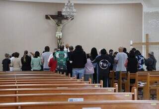 Fiéis retomam tradição e percorrem 140 quilômetros em oração à Nossa Senhora Fiéis retomam tradição e percorrem 140 quilômetros em oração à Nossa Senhora