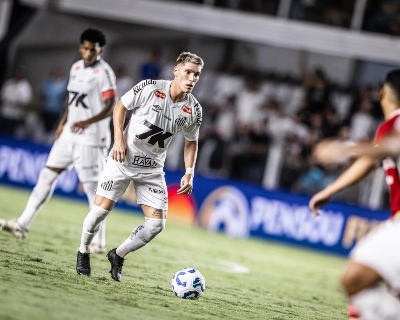 Braz&atilde;o defende p&ecirc;nalti nos acr&eacute;scimos e Santos empata com CRB