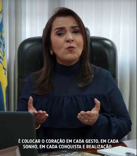 &quot;Deixa a mulher trabalhar&quot;, pede prefeita aos cr&iacute;ticos