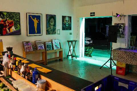 DJ abre bar com galeria de arte e drink para &quot;chegar em Marte&quot; 